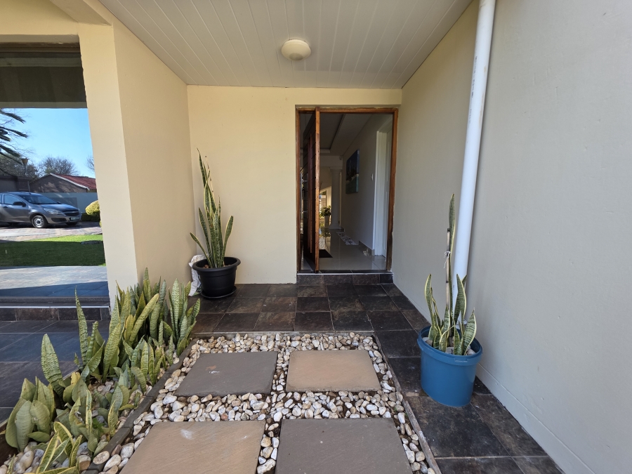 4 Bedroom Property for Sale in Flamingo Park Free State